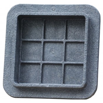 Люк квадратный Ruslana 300*300 до 1т пластиковый черный