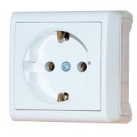 Розетка накладная одноместная c заземлением Viko Vera белая