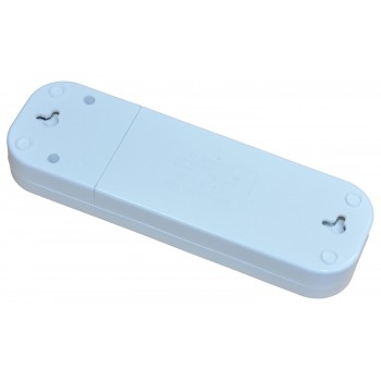 Колодка Titanum standart 3 гнезда без заземления с кнопкой белая