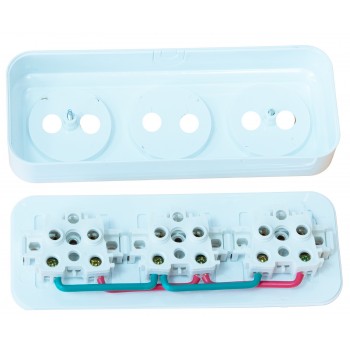 Розетка накладная трехместная без заземления GISelt Premiera белая